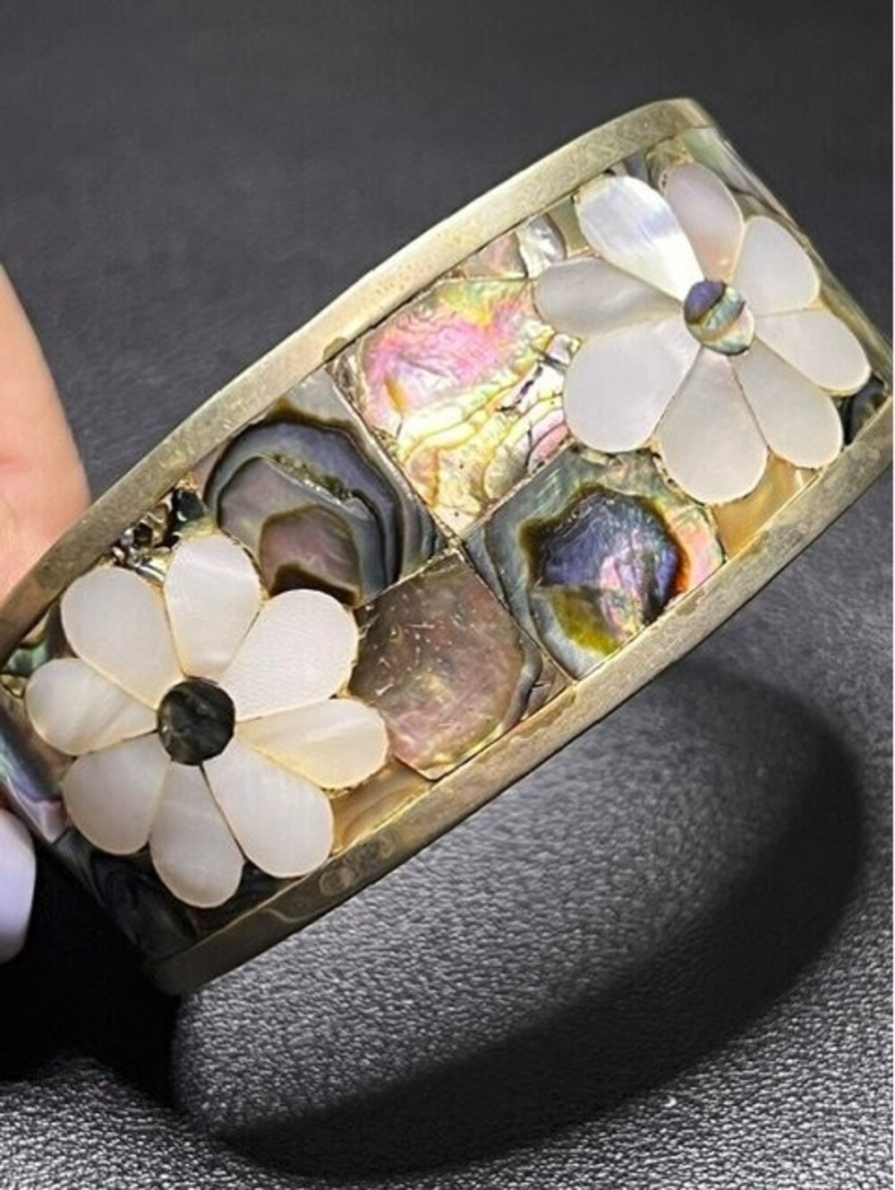 B7009 MEXICO Mother of Pearl Abalone Inlay Floral Wide Cuff Bracelet Vintage